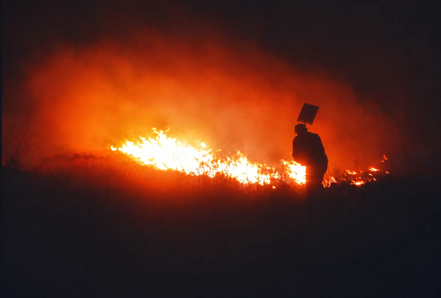 COCHAMARCA: CLAMAN POR APOYO ANTE VORAZ INCENDIO FORESTAL